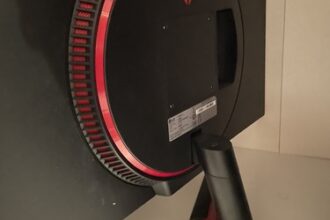 LG UltraGear 27GP850-B 27 Zoll QHD