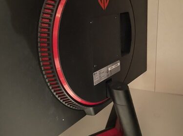 LG UltraGear 27GP850-B 27 Zoll QHD